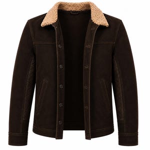 Puede incluir: Chaqueta de ante marr&oacute;n oscuro con cuello de borrego beige. La chaqueta tiene cierre de botones, dos bolsillos delanteros y detalles acolchados en las mangas. Una prenda de abrigo cl&aacute;sica.