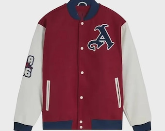 Arsenal Varsity Jacket in rood en wit met leren mouwen en geborduurde patches.