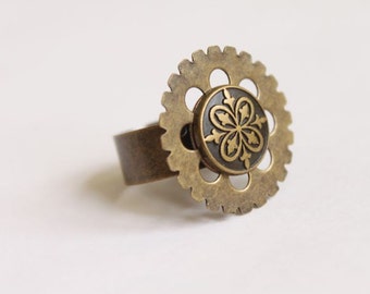 Adjustable Brass Gear/Cog/Sprocket Ring With Ornate Victorian/Steampunk Button