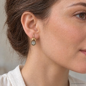 Vintage Ohrringe Sowjetunion, 583 Gold (14 Karat) | 3,34 g | Sowjetzeit | Blumen und klare Steine