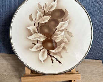 Piatto da torta Art Déco Theodor Paetsch, Spritzdekor con frutti bruni, montatura metallica, 30 cm
