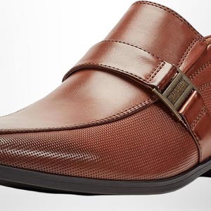 Kenneth Cole Reaktion Wunderschöner Ballad Loafer mit strukturiertem Obermaterial mit einem einzigen Riemen und Hardware