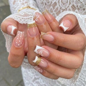 nails for white and gold dress Press Ons Party Suits