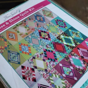 Tula Pink - Rise and Shine Quilt Kit - Moon Garden collection - by Free Spirit Fabrics