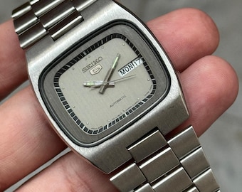 Seiko Men's Gold-plated Vintage Quartz Chronograph Watch 7T62-0EB0