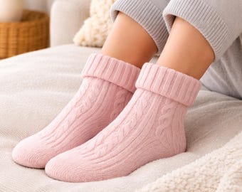Knitted Cable Socks Pattern, Beginner Ankle Socks (PDF Download)