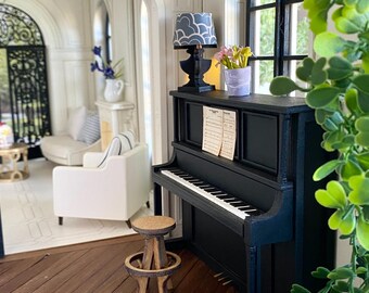 Mini Pianoforte A Coda In Legno Per Casa Delle Bambole – Scala 1:12 Con Sgabello, Modello Realistico