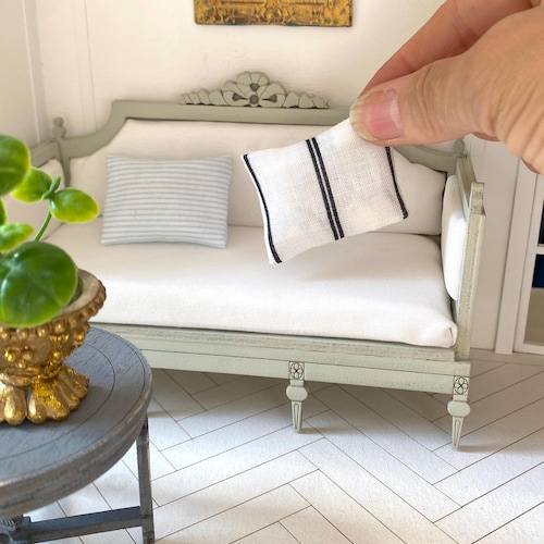 Swedish Settee Sofa + Gustavian Coffee Table – 1:12 Scale