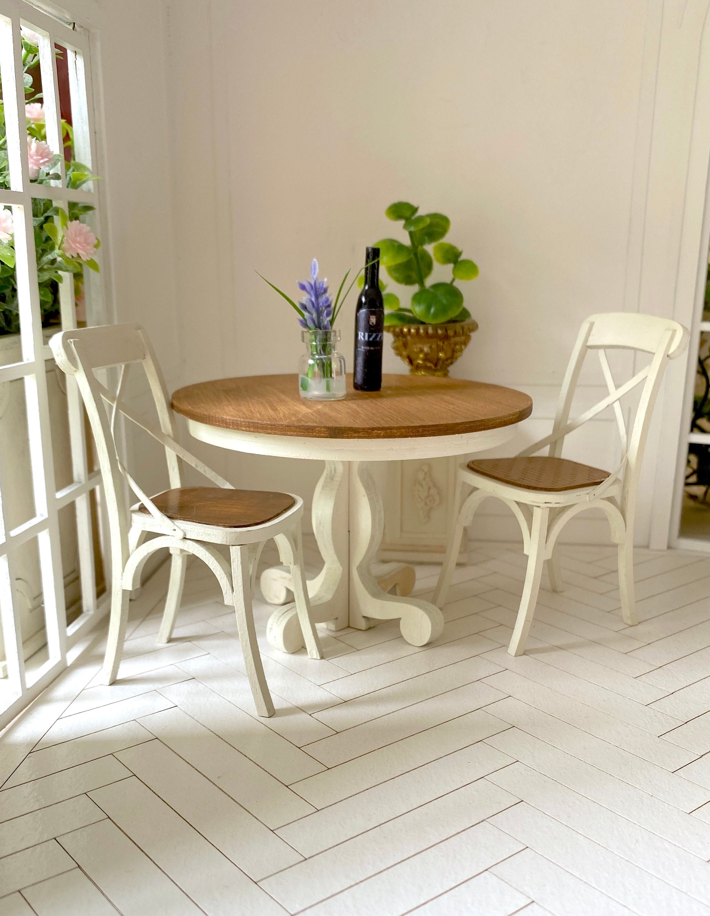 Bentwood Chair, Bistro Table Vienna Café Style – 1-12 Scale – DIY