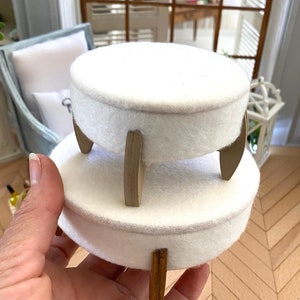 Ottoman/Pouf– 1-6 scale fashion doll furniture - Easy DIY kit