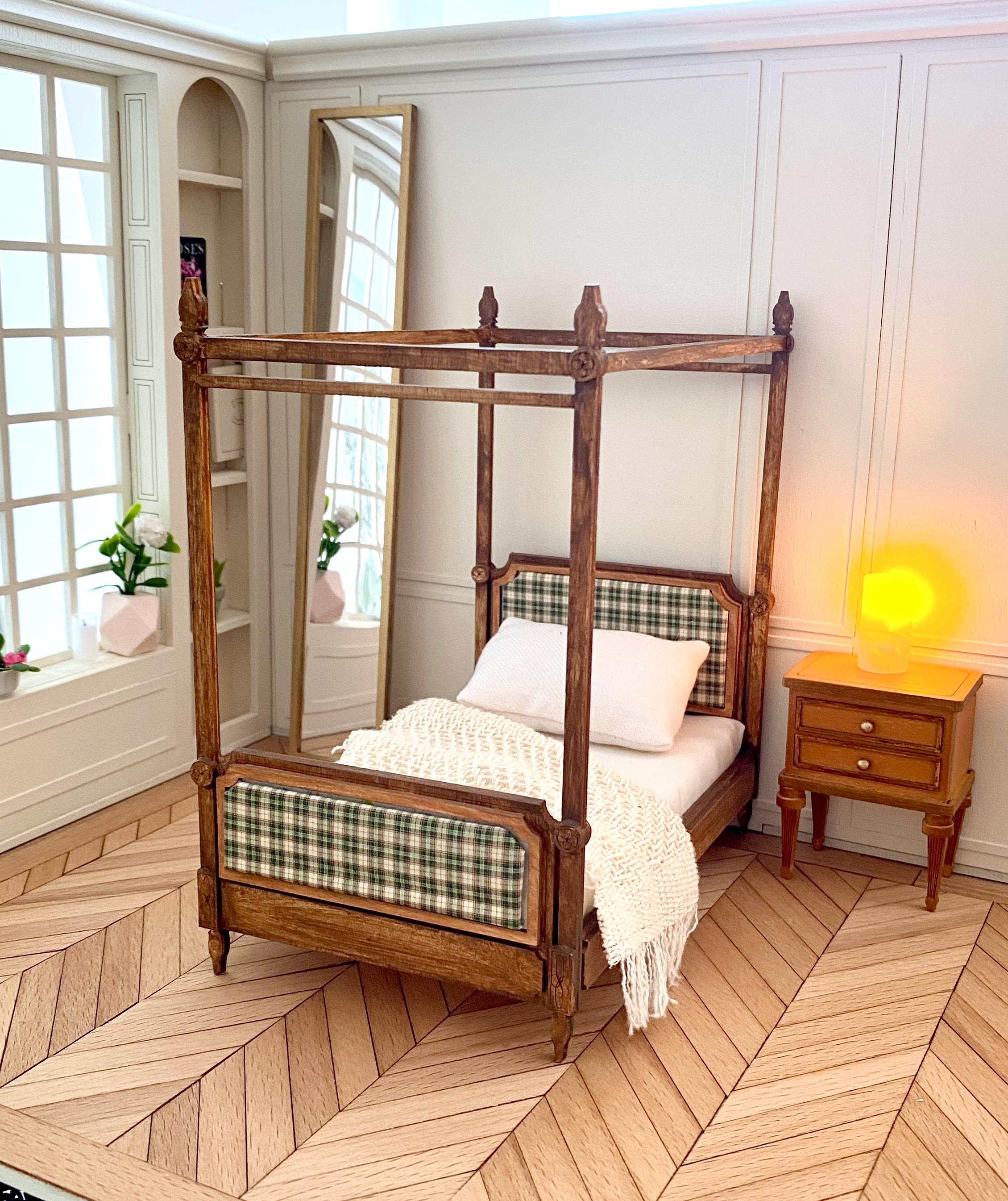 四柱式天蓋付きベッド – 1:12スケールのミニチュアDIYキット - Etsy 日本