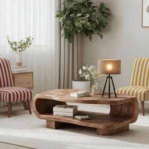 Peut inclure: Ensemble de trois mugs en céramique avec une finition mate et mouchetée. Les tasses sont de couleur crème, gris clair et gris foncé. Design simple et minimaliste.