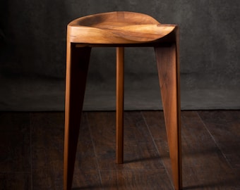Hikari kruk van massief hout, handgemaakt – gesneden zitting, 45 cm kruk van walnoot, eik, kersen of iep, geen metalen onderdelen