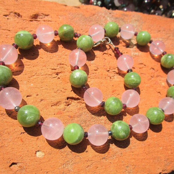 Collana Granato Quarzo Rosa Vesuvianite