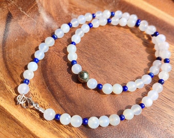 white Agate Lapislazuli Pyrite Necklace