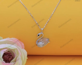 Collar con colgante de cisne de moissanita / Plata de ley 925, elegante