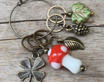 5 stitch markers with lucky charms, toadstool and Bohemian glass beads - stitch counter - set, stitch marker luck, cloverleaf, leaf