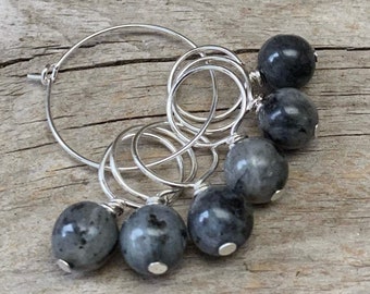 6 stitch markers with labradorite - stitch counter - gray, black, silver - semi-precious stones - knitting aid stitch marker beads