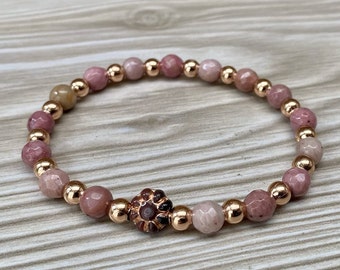 Bracelet avec rhodonite, fleurs de verre malveillantes et perles d’or rose - rose, vieux rose, beige, crème