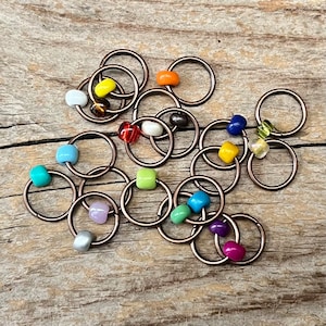 20 stitch markers with colorful glass beads - stitch counter - colorful copper - set - knitting, knitting aid rings - up to 5 mm needle size