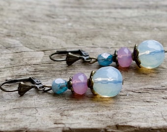 Boucles d'Oreilles Vintage avec Perles de Verre de Bohème - Blanc-Opale, Rose, Bleu & Bronze