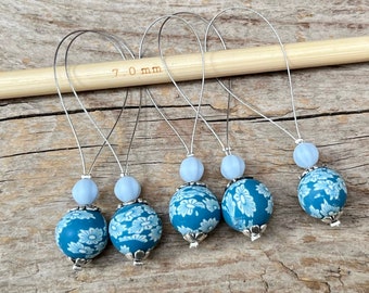 5 stitch markers with polymer clay beads - stitch counter - blue light blue silver - set - knitting, knitting aid stitch marker flowers
