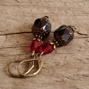 Vintage earrings with Bohemian glass beads black, opaque, red, dark red & bronze image 4