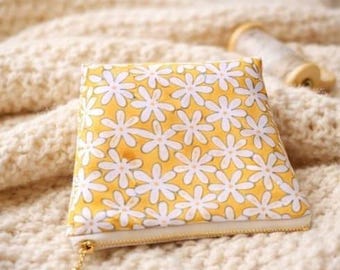 Handmade Floral Zipper Pouch | Yellow Daisy Cotton Cosmetic Bag