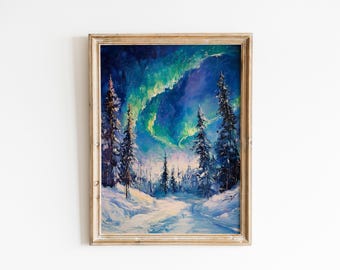 Pode incluir: Pintura a óleo emoldurada de uma paisagem de inverno com aurora boreal. A obra apresenta pinheiros altos cobertos de neve e um caminho nevado, com uma paleta de cores de azuis, verdes e brancos. A moldura é de madeira clara.