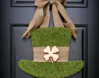 St. Patricks Day Wreath.  St. Pattys Wreath.  Irish Wreath.  Moss Covered Leprechaun Hat.