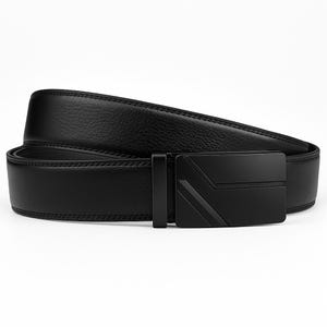 Puede incluir: Cintur&oacute;n de cuero negro con hebilla negra mate. El cintur&oacute;n tiene una superficie texturizada y un dise&ntilde;o moderno. La hebilla presenta l&iacute;neas diagonales para un look elegante.