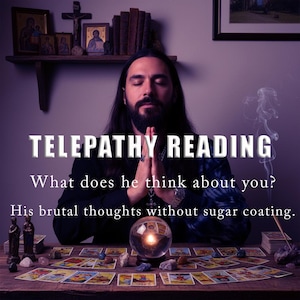 Può includere: Immagine con il testo "TELEPATHY READING" e le frasi "What does he think about you?" e "His brutal thoughts without sugar coating." Un uomo con la barba è al centro, con una sfera di cristallo e tarocchi su un tavolo di legno.