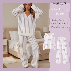 Pode incluir: Um conjunto de pijama branco de manga comprida com decote em V e riscas verticais lavanda. A imagem também mostra uma versão menor do conjunto de pijama com laços de lavanda. O texto na imagem diz "MAYSON PATTERNS V-Neck Long Sleeve Sewing Pattern - Sizes S-XL PDF Printable Pattern."