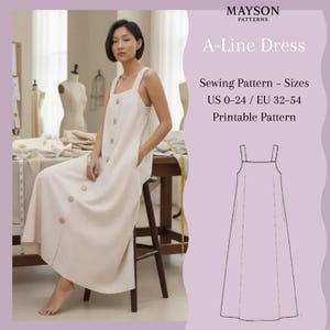Pode incluir: Padrão de costura de vestido em linha A. A imagem mostra uma mulher vestindo um vestido em linha A creme com botões grandes na frente. O vestido tem um decote quadrado e alças largas. O texto na imagem diz "MAYSON PATTERNS" e "A-Line Dress".