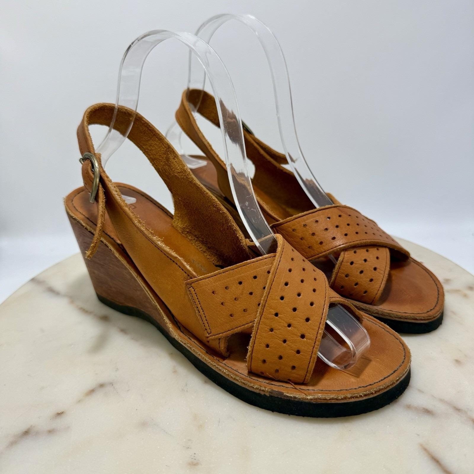 Chippewa, Mason Shoe Co Chippewa Falls 1970's Women's Leather Wedge Slingback Sandals Sz 8