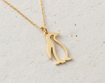 Collana con ciondolo a forma di pinguino: placcata in argento, gioiello con pietra portafortuna - Italia