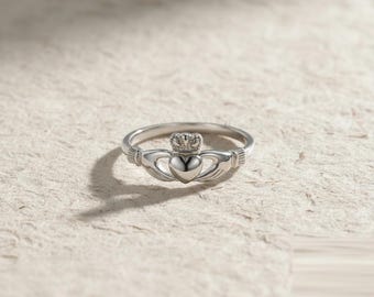 925 Sterling Silver Claddagh Ring for Women | Irish Jewelry | Heart Crown Hands | Promise Ring | Love Loyalty Friendship Gift