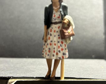 Figurine de diorama en résine à l'échelle 1/35 d'une mère française pendant la Seconde Guerre mondiale