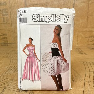 Modello di cucito originale degli anni &#39;80. Modello di abito semplicità 8949. Abito da cocktail. Euro 40