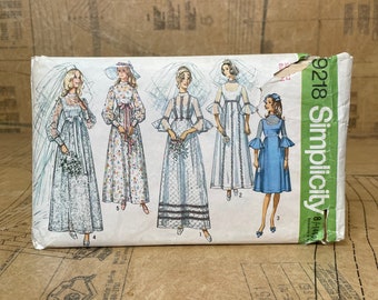 Original 1970s Sewing Pattern. Simplicity Misses Dress Pattern 9218. Bridal Dress & Bridesmaid Dress. Bust 34"