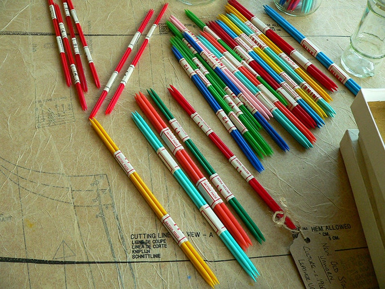 1950s Vintage Double Point Knitting Needles, Set of 4 Needles. Shepherds Needles in Various Sizes & Candy Colours. NOS image 2