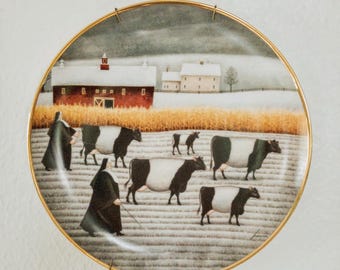 Franklin Mint Holy Cow Lowell Herrero Folk Art Collector Talerz, Vintage Nuns and Cows Farm Talerz, Dekoracja ścienna do domu w stylu wiejskim, Edycja limitowana