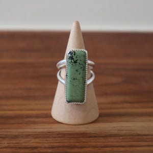 Rectangle Green Turquoise Ring - Size: 5.5