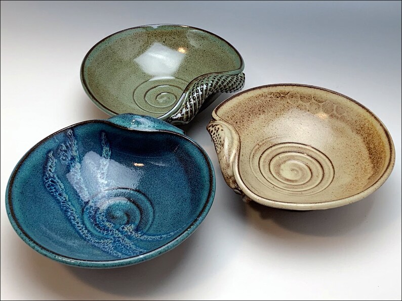 Small WAVE DISH ceramic serving bowl keys and gloves Etsy