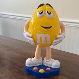 【金ページ】ポーカーズ　プレゼント企画　M&M Mars Mars Incorporated Yellow M&ms Candy Dispenser - Etsy