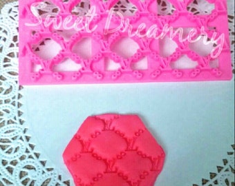 Fondant embossing grid