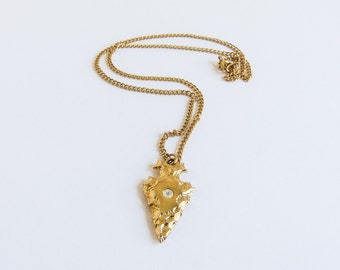 Vintage Gold Arrowhead Necklace With Rhinestone & Chiseled Texture / Unisex