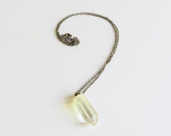 Vintage Stone Pointed Rod Magical Necklace on a Silver Tone Chain