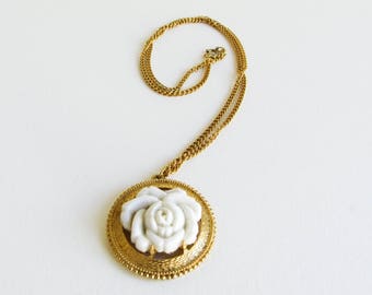 Vintage White Flower Cameo on a Gold Tone Chain