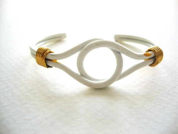 Vintage Love Knot Bracelet / White Enamel Knot Cu… - image 5